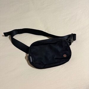 Lululemon Belt Black Bag 1L